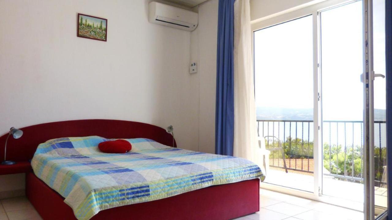 Beach Apartments Nemira Omis Exterior photo